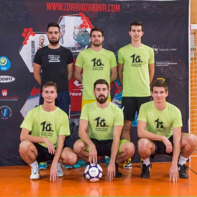 KOŠ KAOS - Mi smo malo KOŠ-KAOS, ekipa simpatizerjev nogometa iz Ormoža in okolice, katere vodi predvsem želja po druženju, rekreaciji in zabavi.